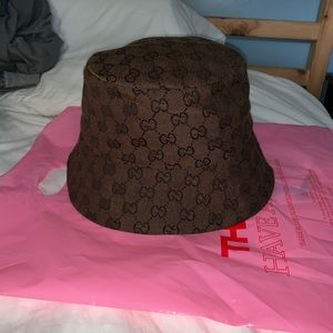 Gucci bucket hat Vandy the pink